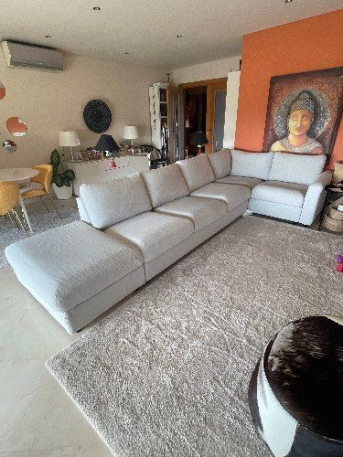 Seller photo