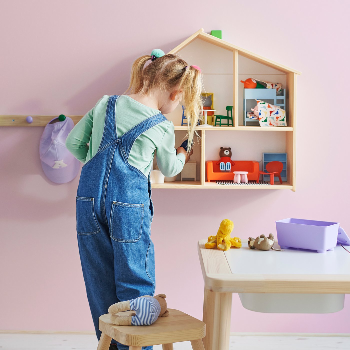 IKEA catalogue photo