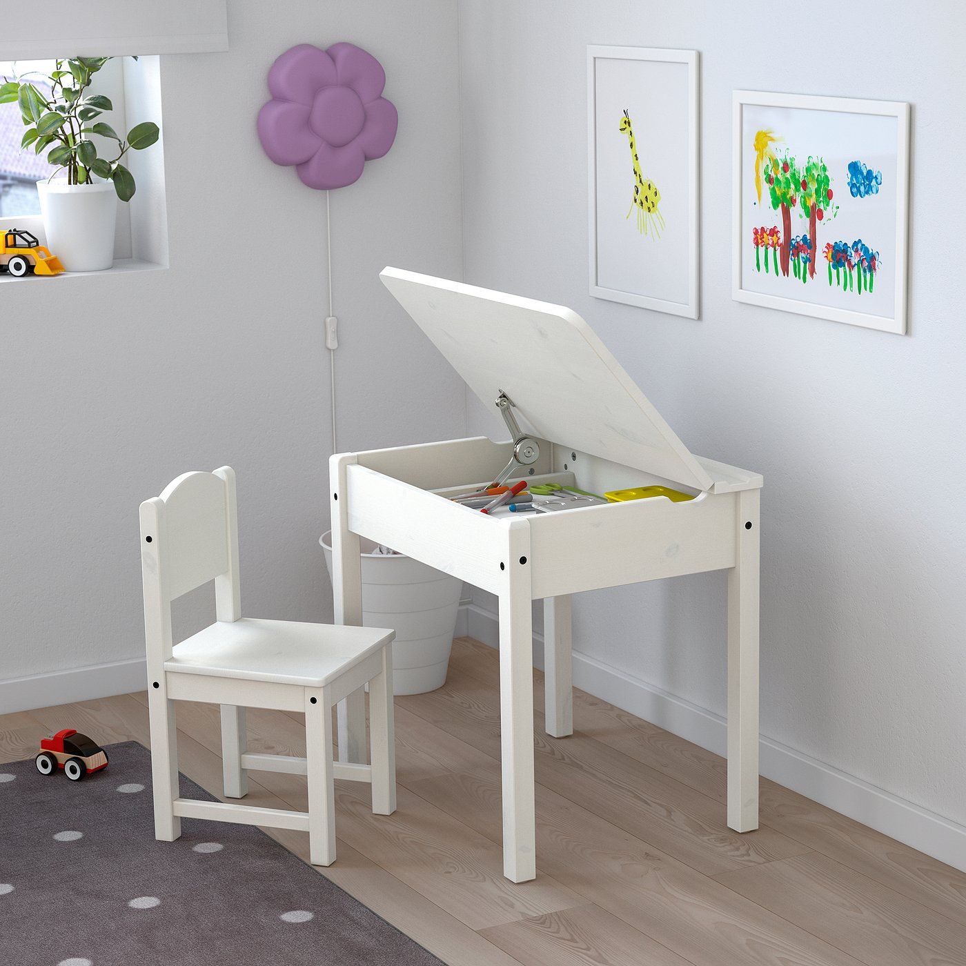 IKEA catalogue photo